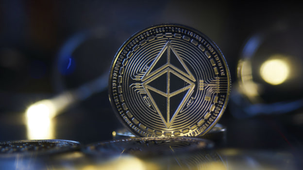 Ethereum, Solana, Shows Signs of Losing Momentum, Analytics Firm Reports