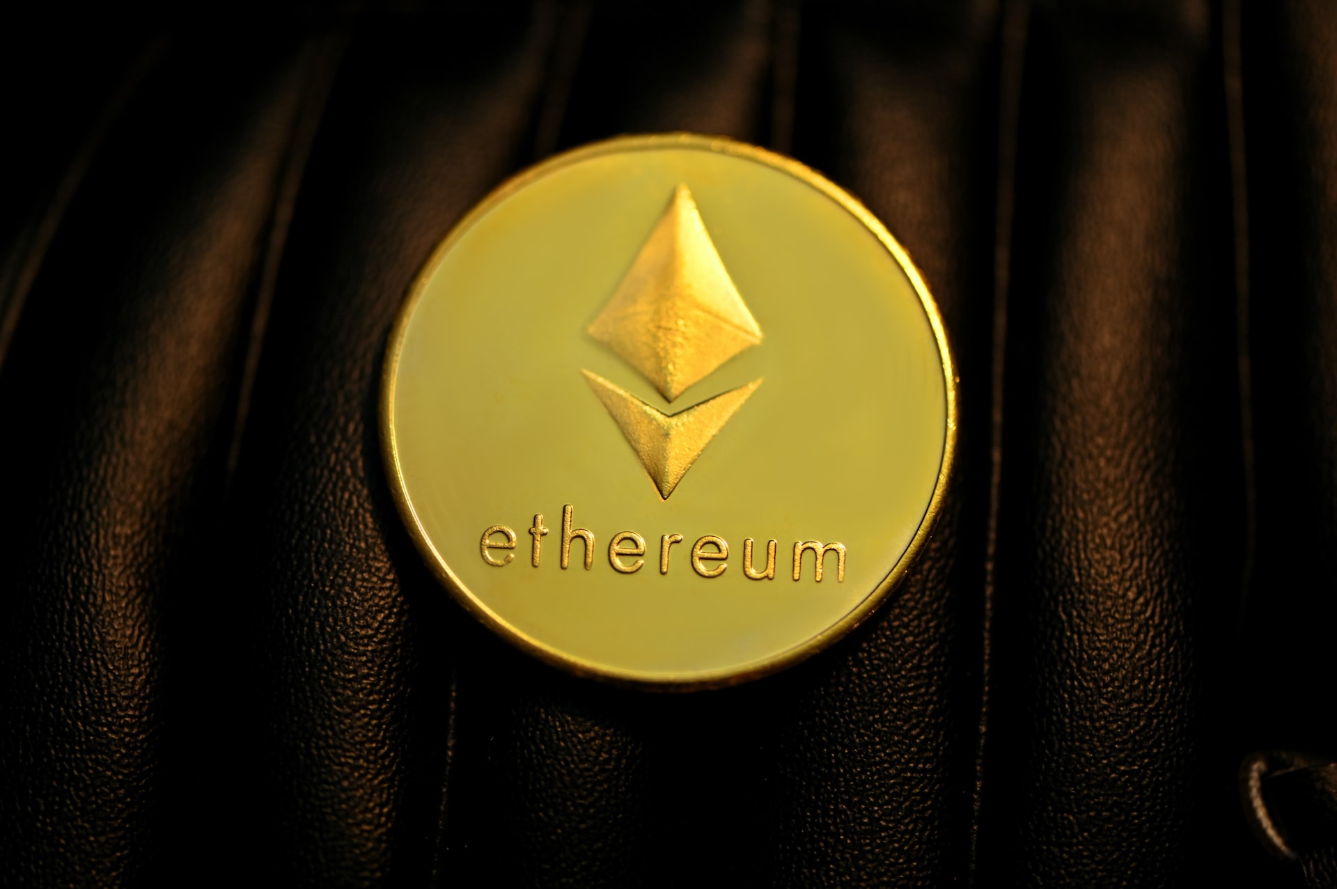 Unprecedented Ethereum Transactions: 450,000 ETH Worth $785 Million Moved to Coinbase